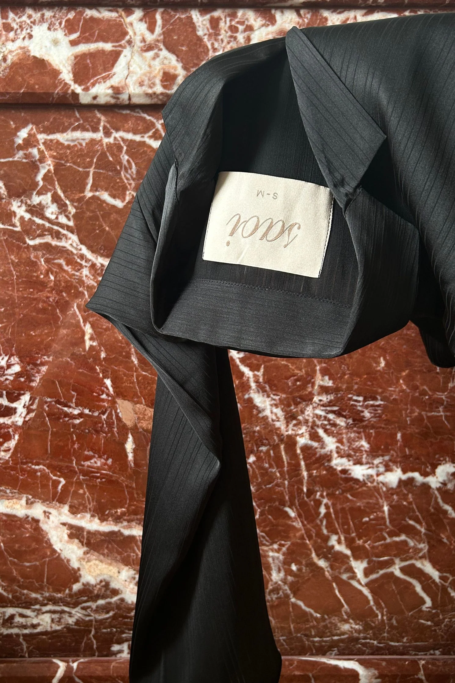 Almar Set in Noir Black - Image 6