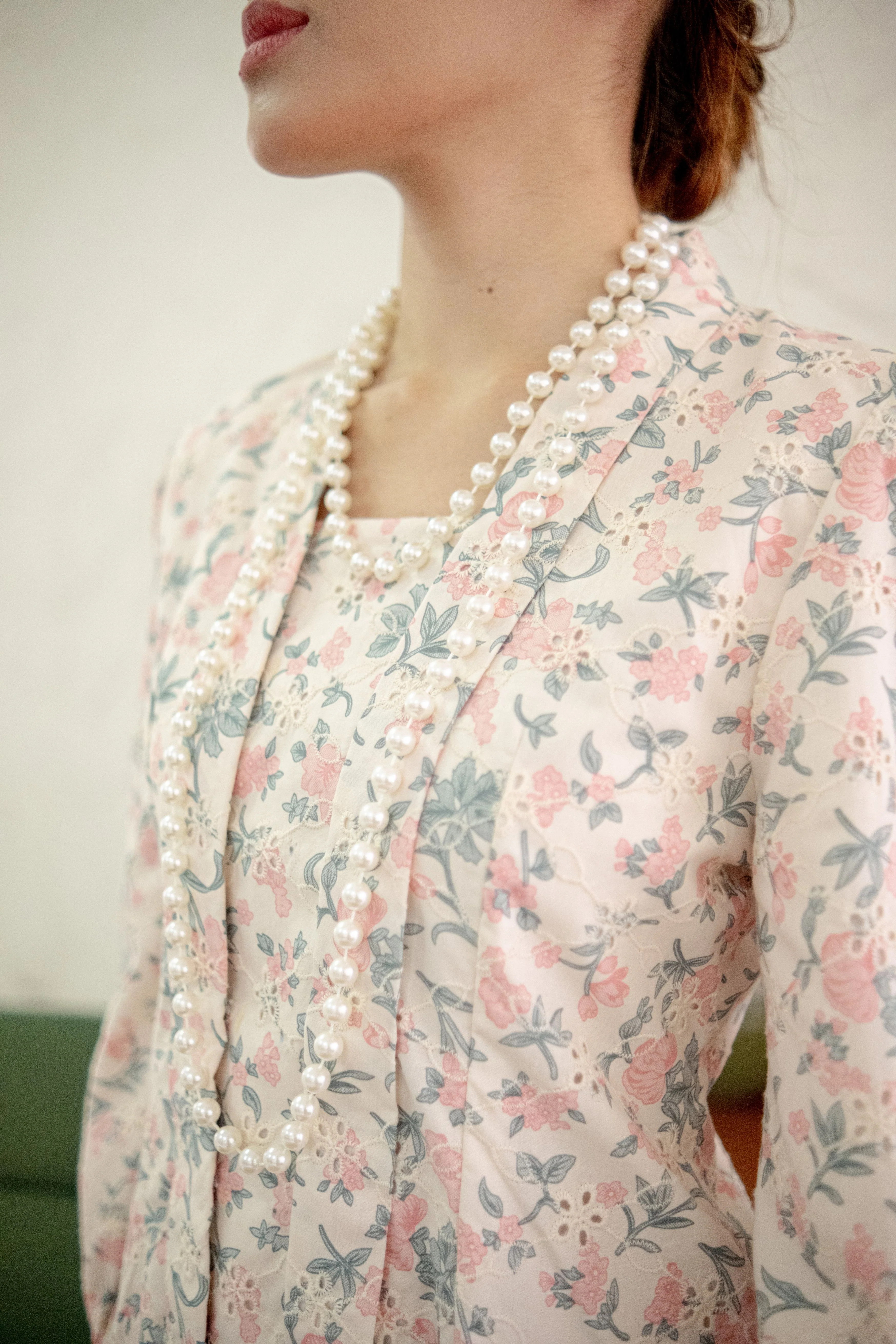 Kebaya Anna in Pink - Image 4