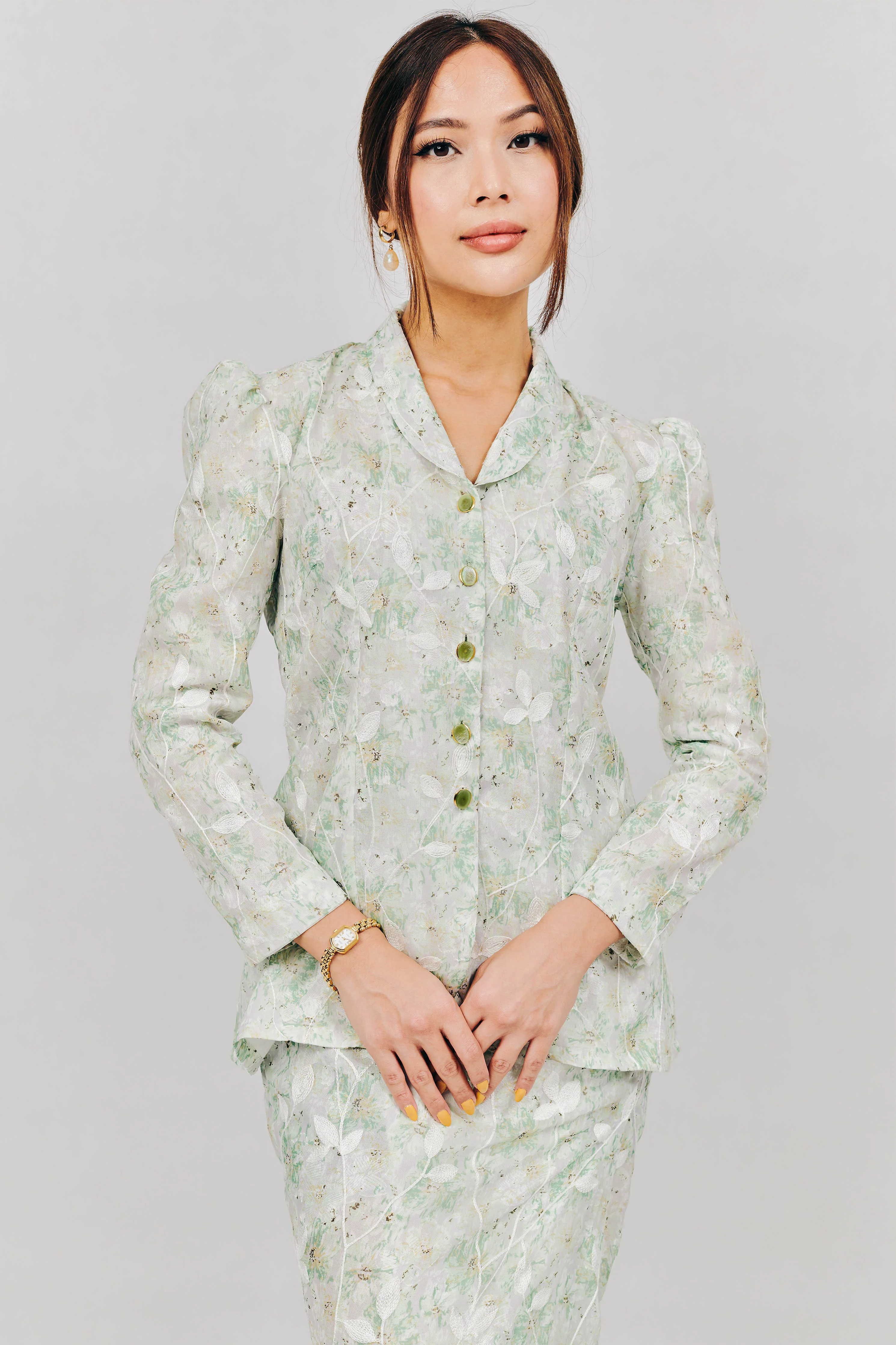 Kebaya Pendek in Tijani Green - Image 3