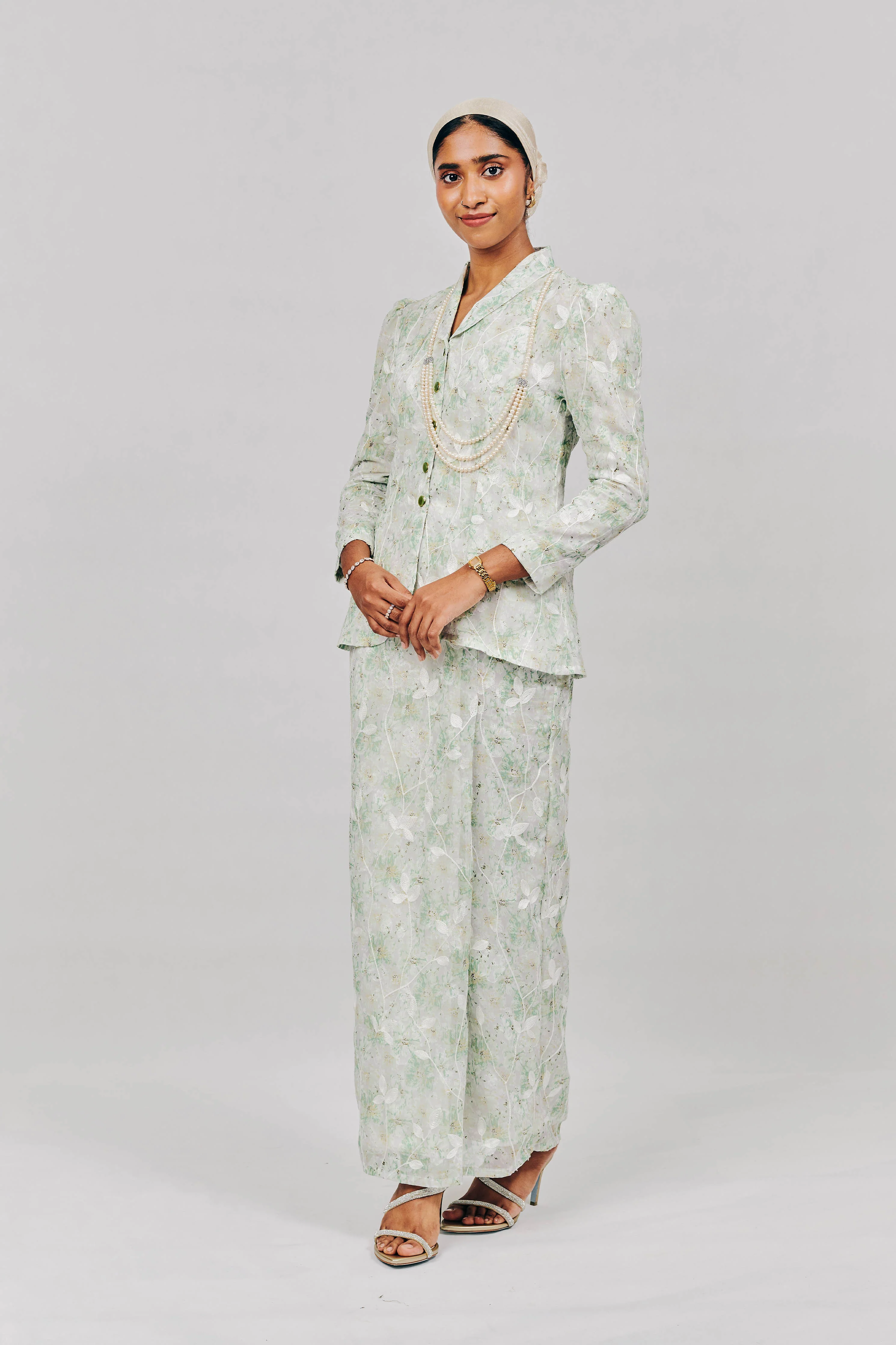 Kebaya Pendek in Tijani Green - Image 4
