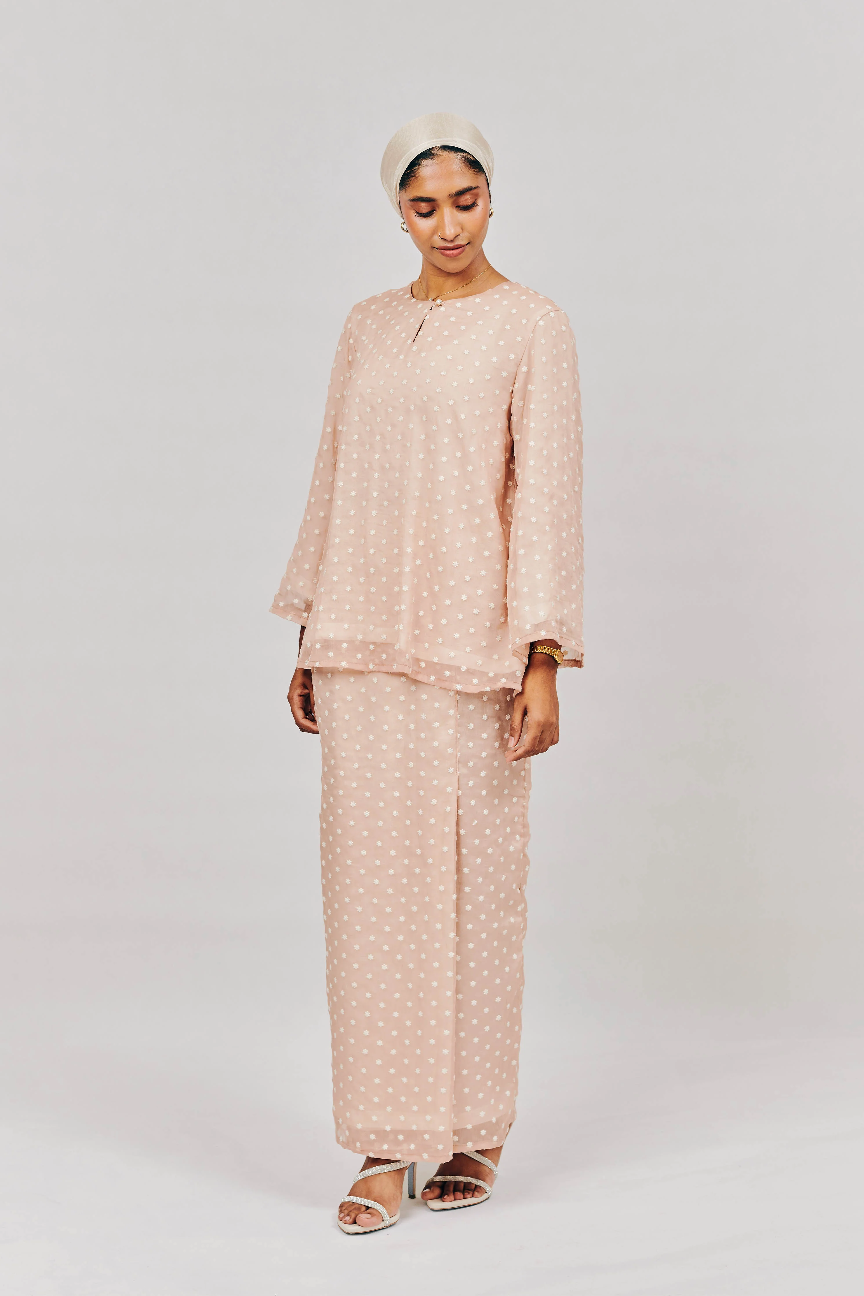 Kurung Kedah in Embun Pagi Nude - Image 2