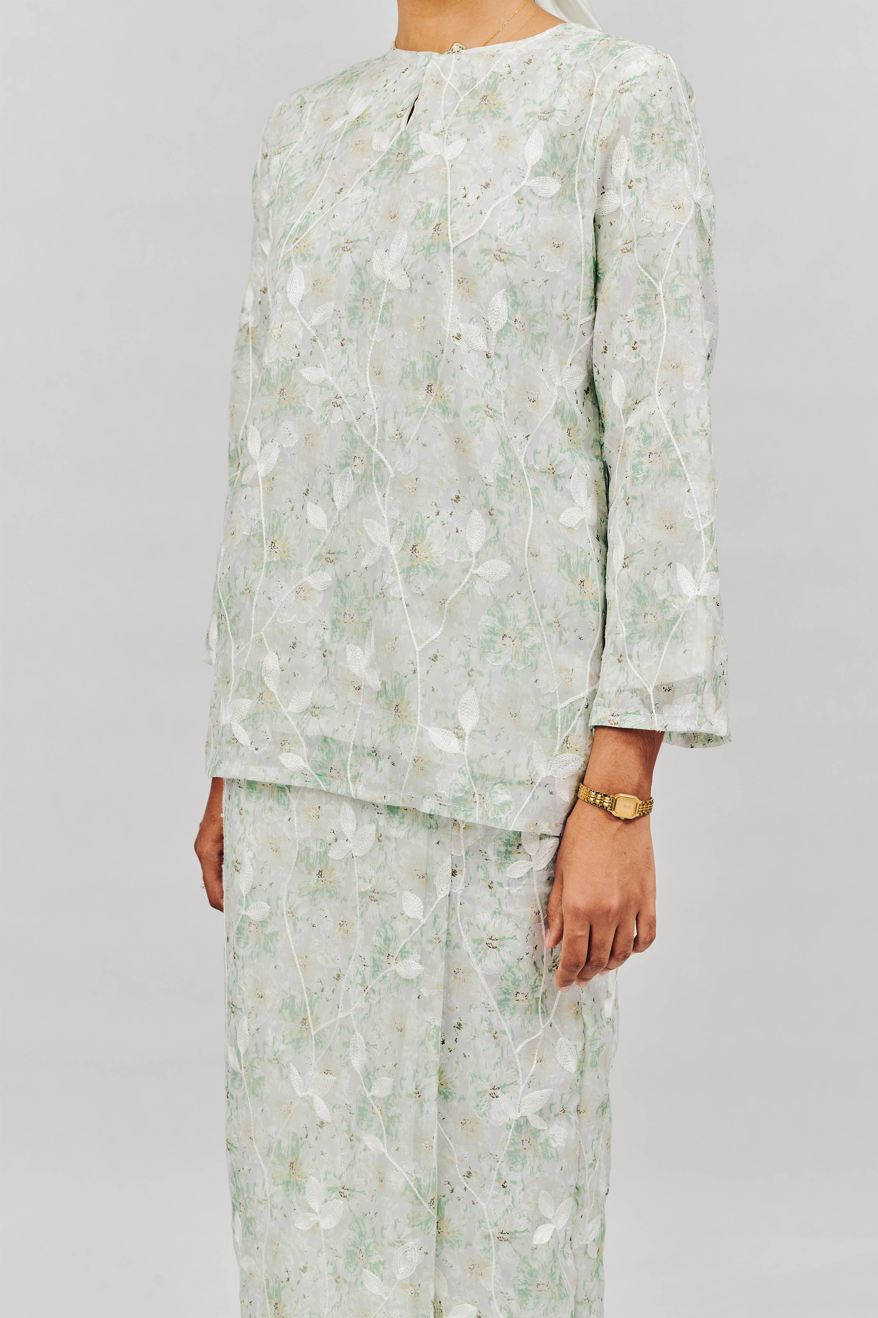 Kurung Kedah in Tijani Green - Image 4