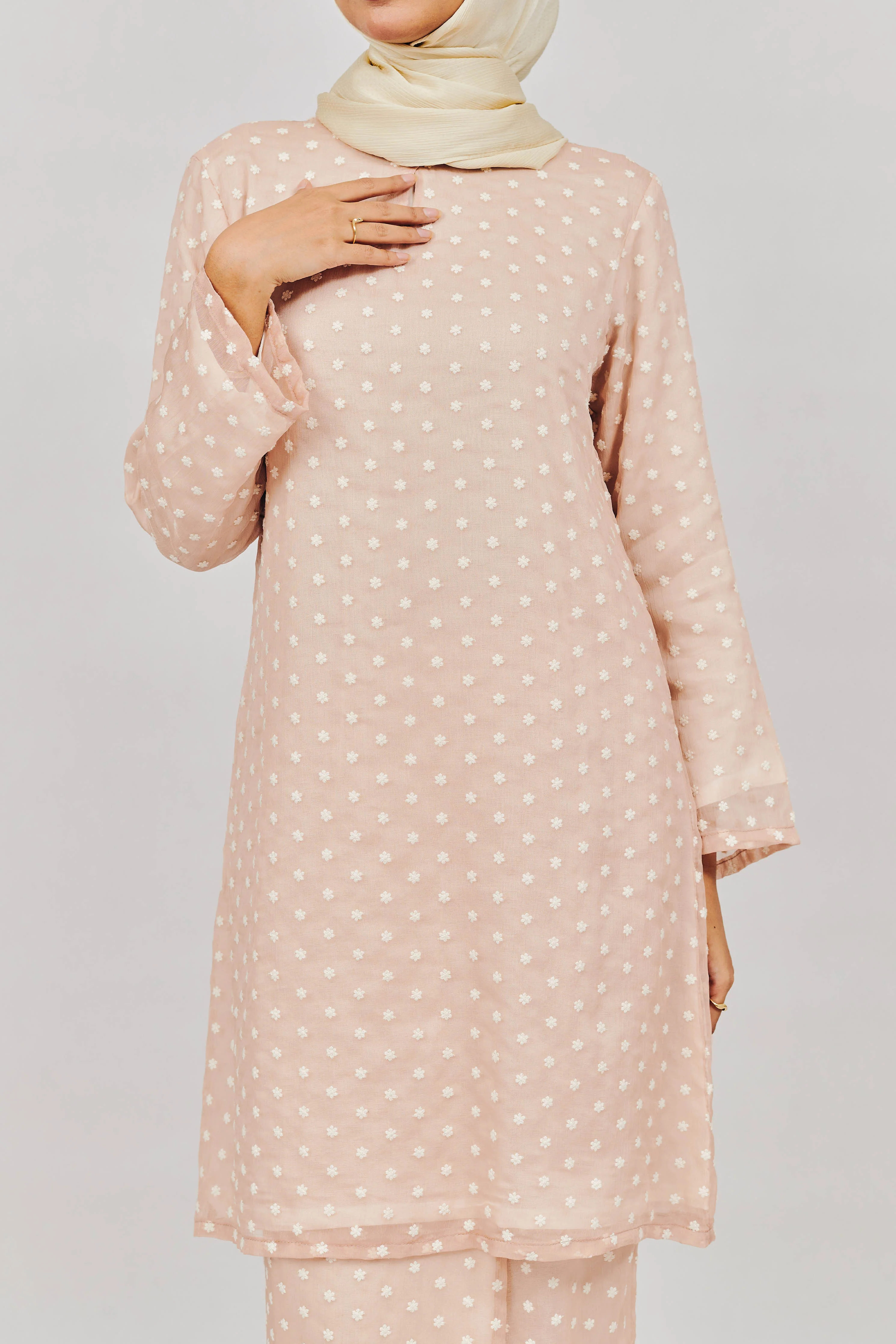 Kurung Klasik in Embun Pagi Nude - Image 4