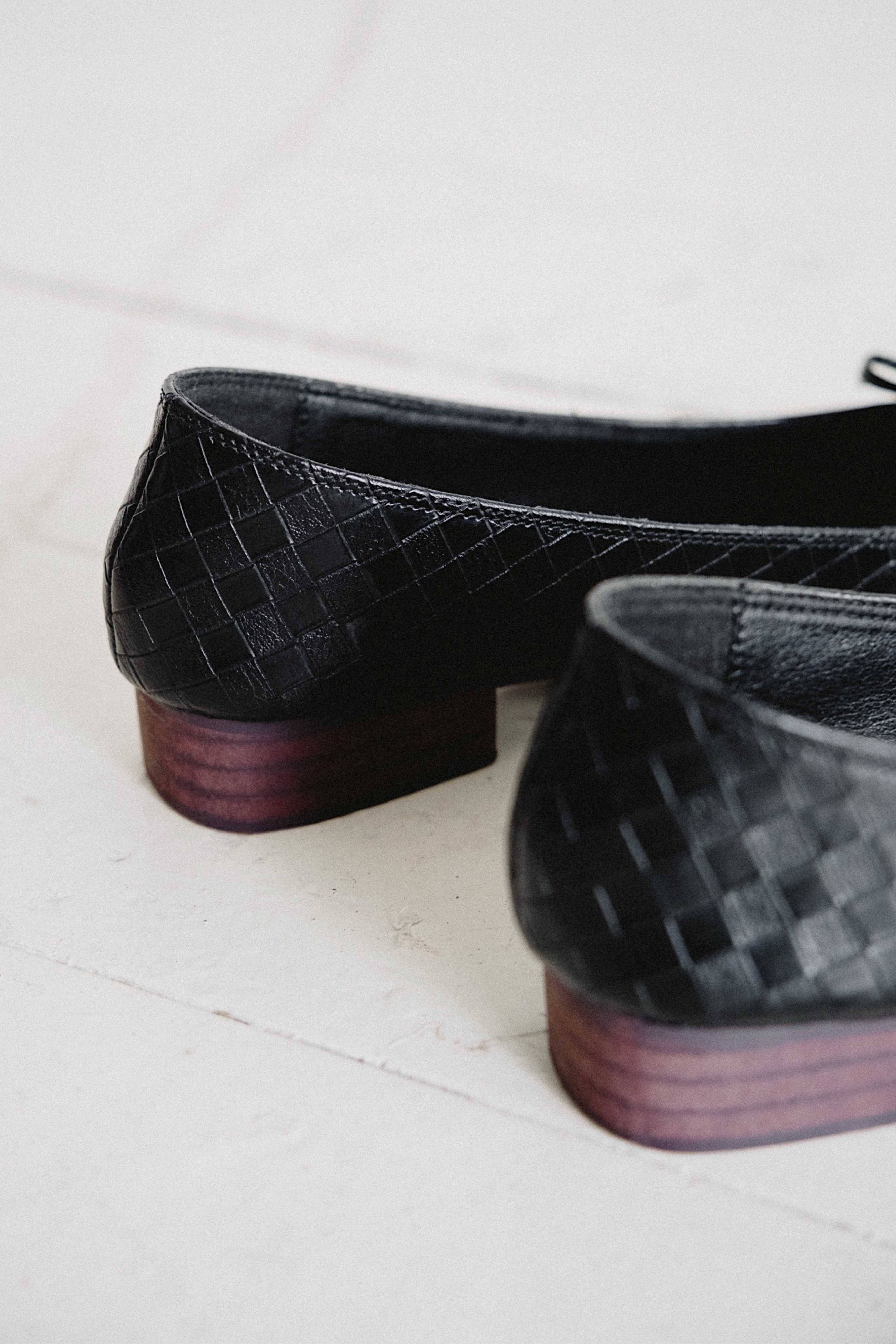 Margot Flats in Black - Image 3