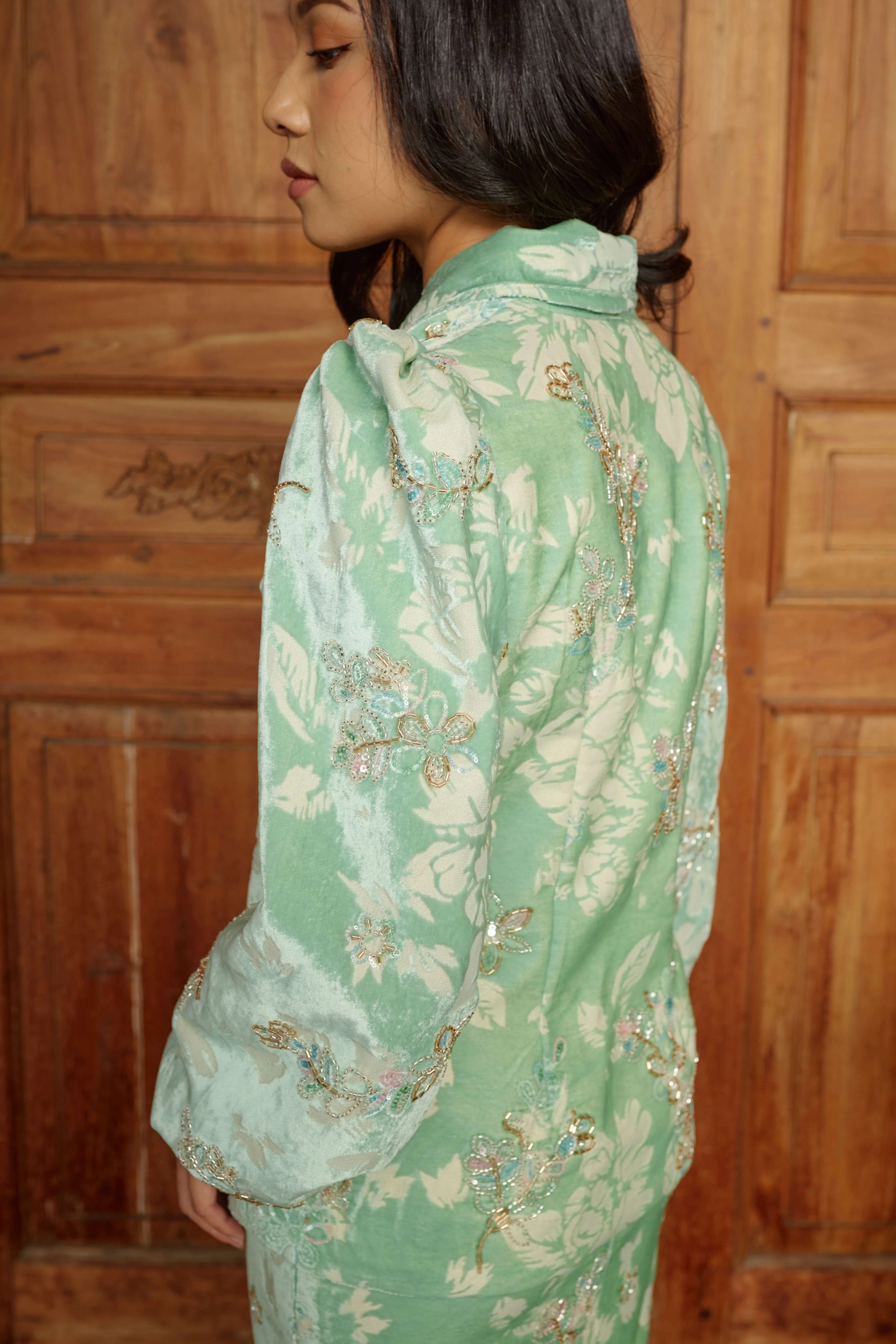 Naya in Tiffany - Image 3