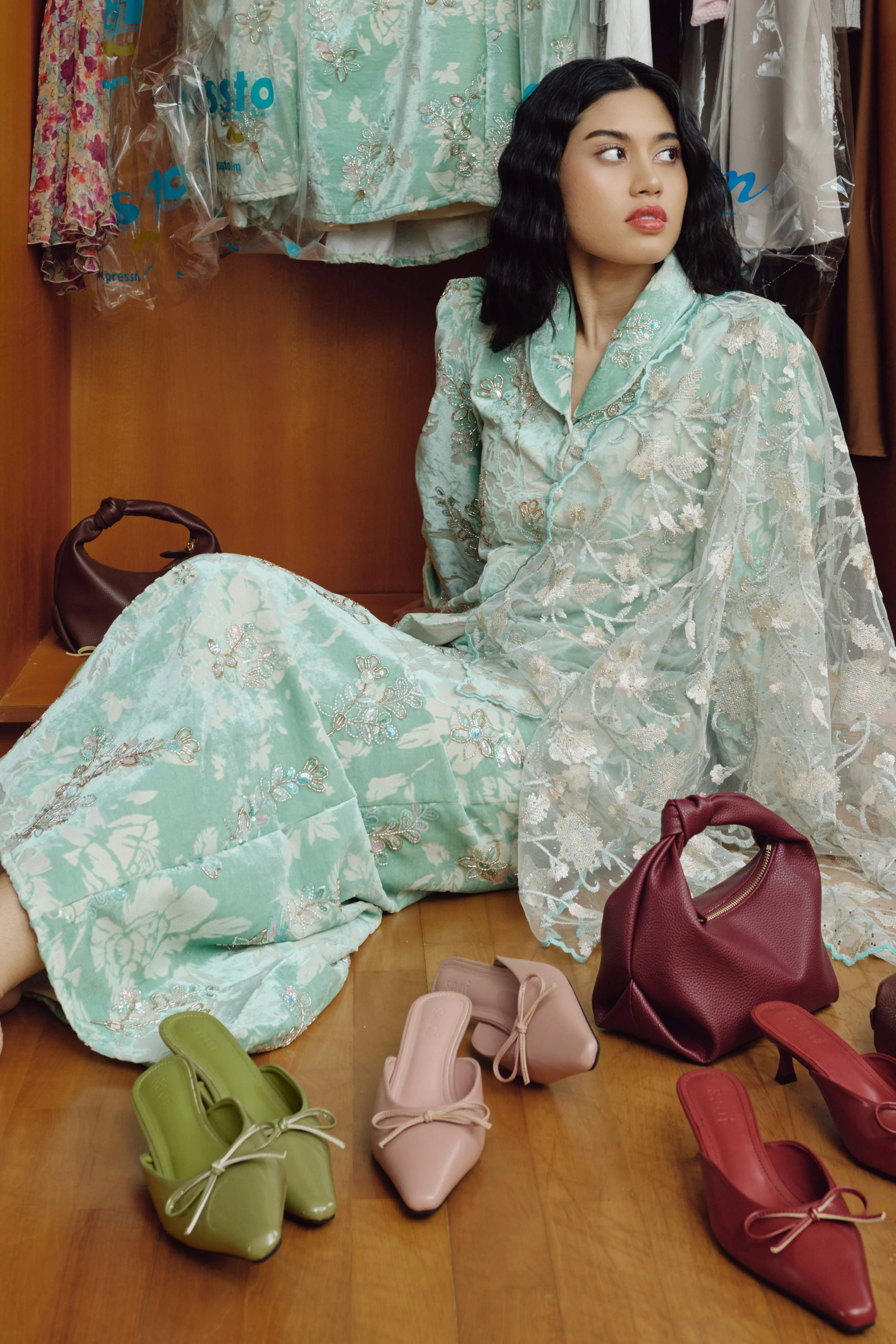 Naya in Tiffany - Image 6