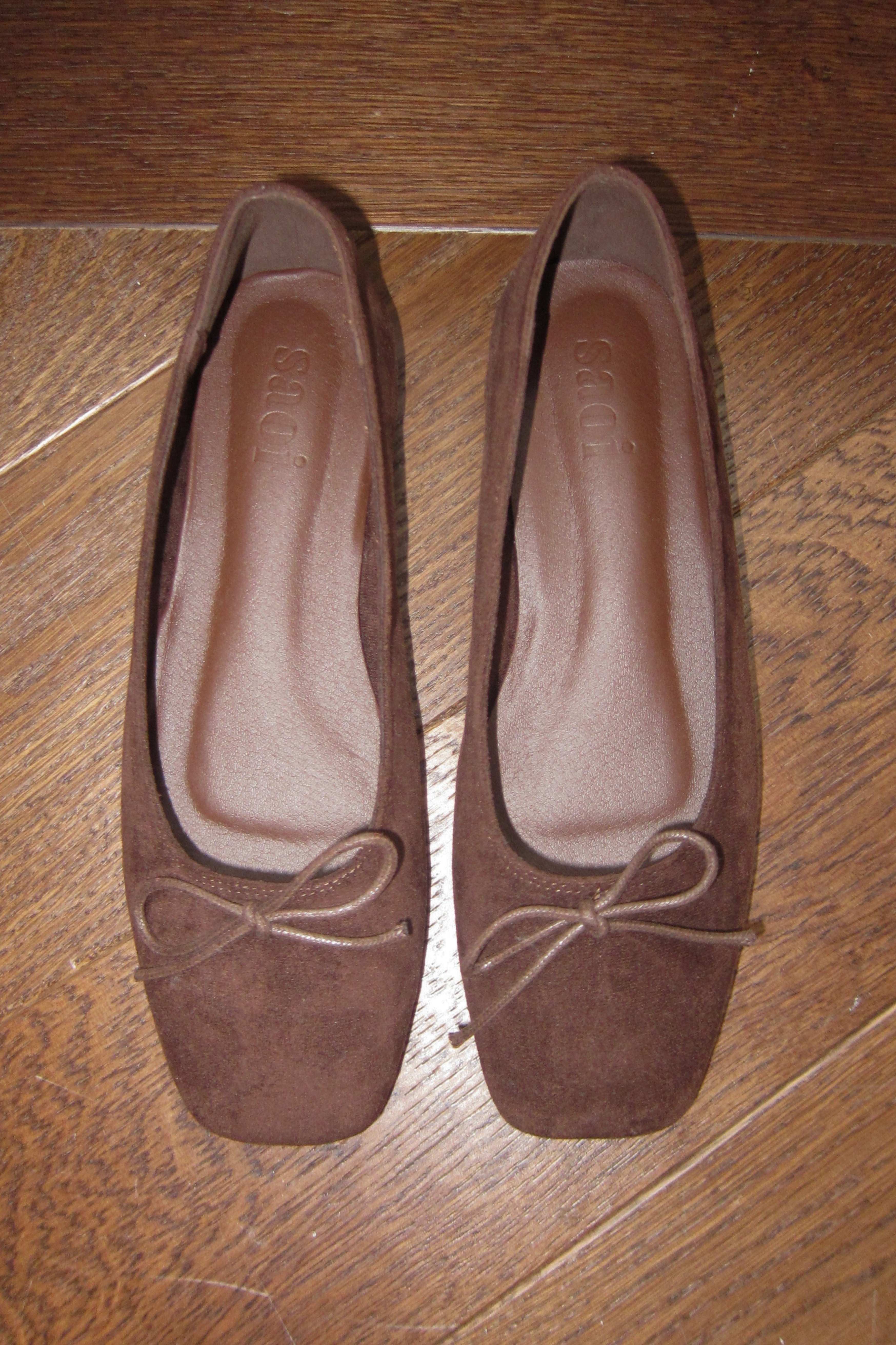 Poppy Ballet Flats in Double Shot Suede - Image 3